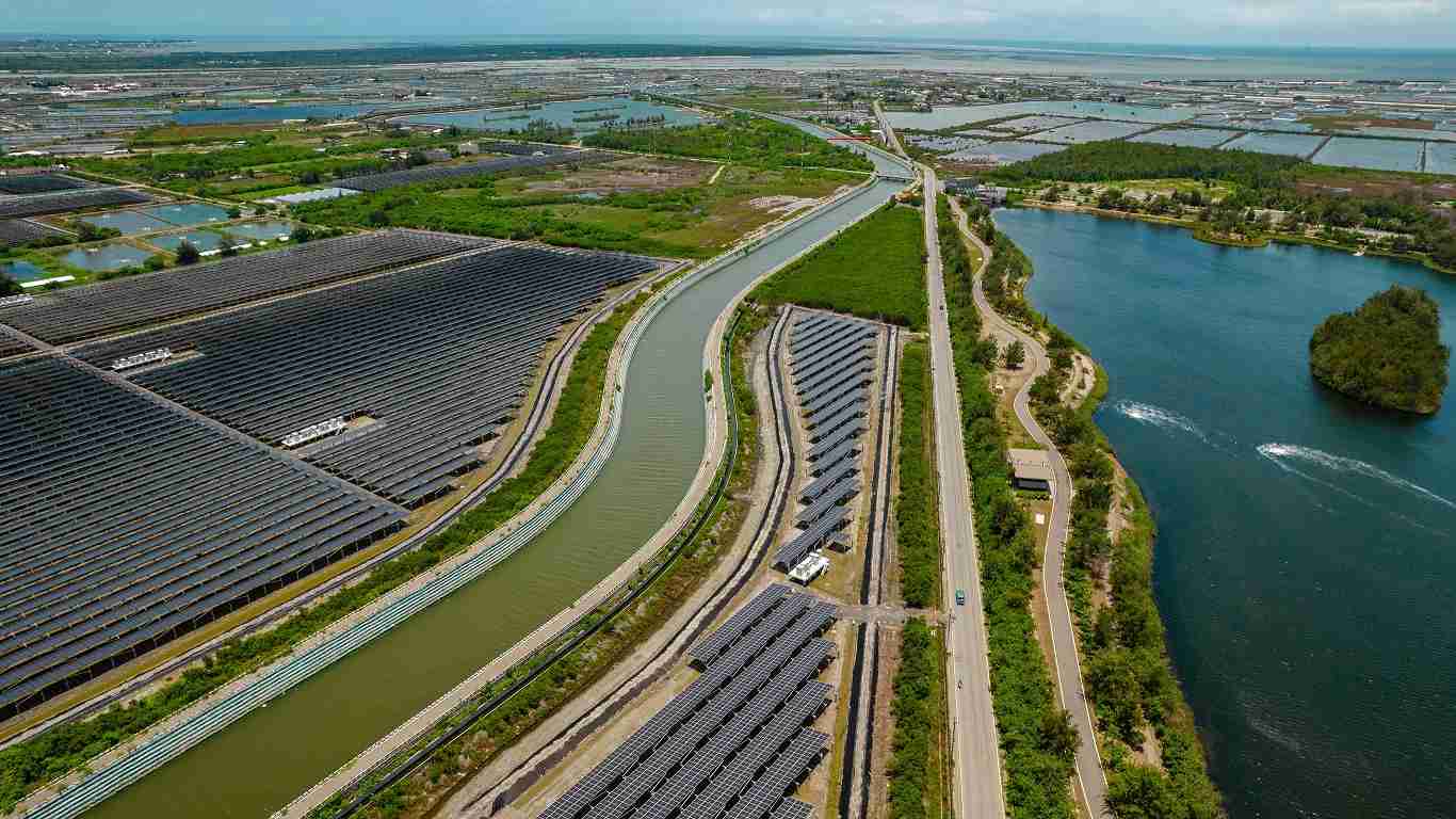 JDB电子能源事业提供智慧能源管理、、、、太阳能监控管理、、、全方位电厂建置及运维解决方案，，并拥有管理超过6000案场的经验